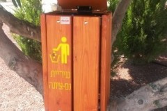 אשפתון עץ מרובע