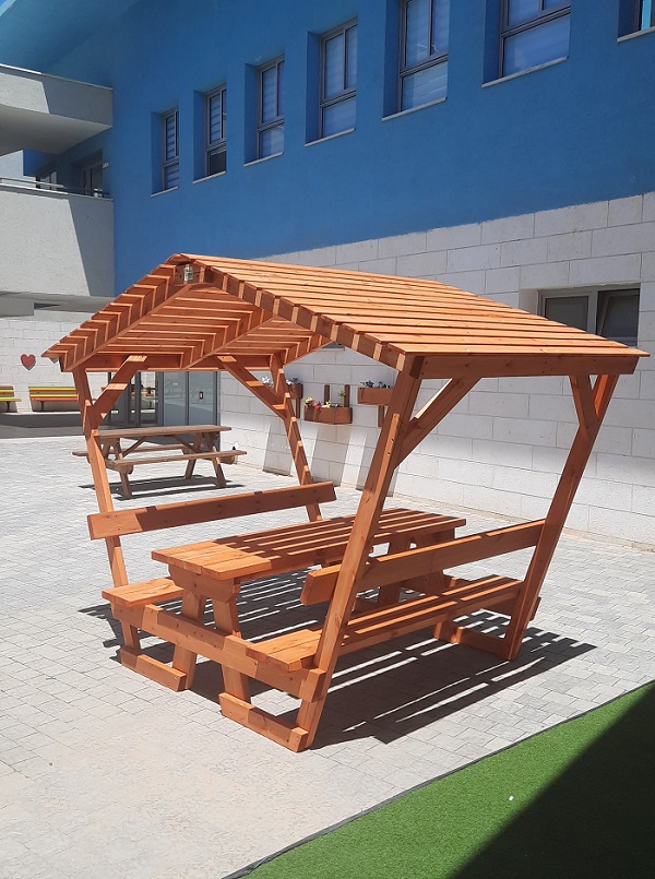 שולחנות מוצלים אורך 1.9 מעץ אורן 