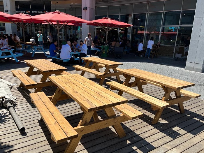 שולחנות מעץ אורן